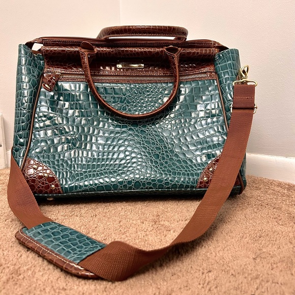 Samantha Brown Luggage - only used once, perfect condition - Picture 12 of 16